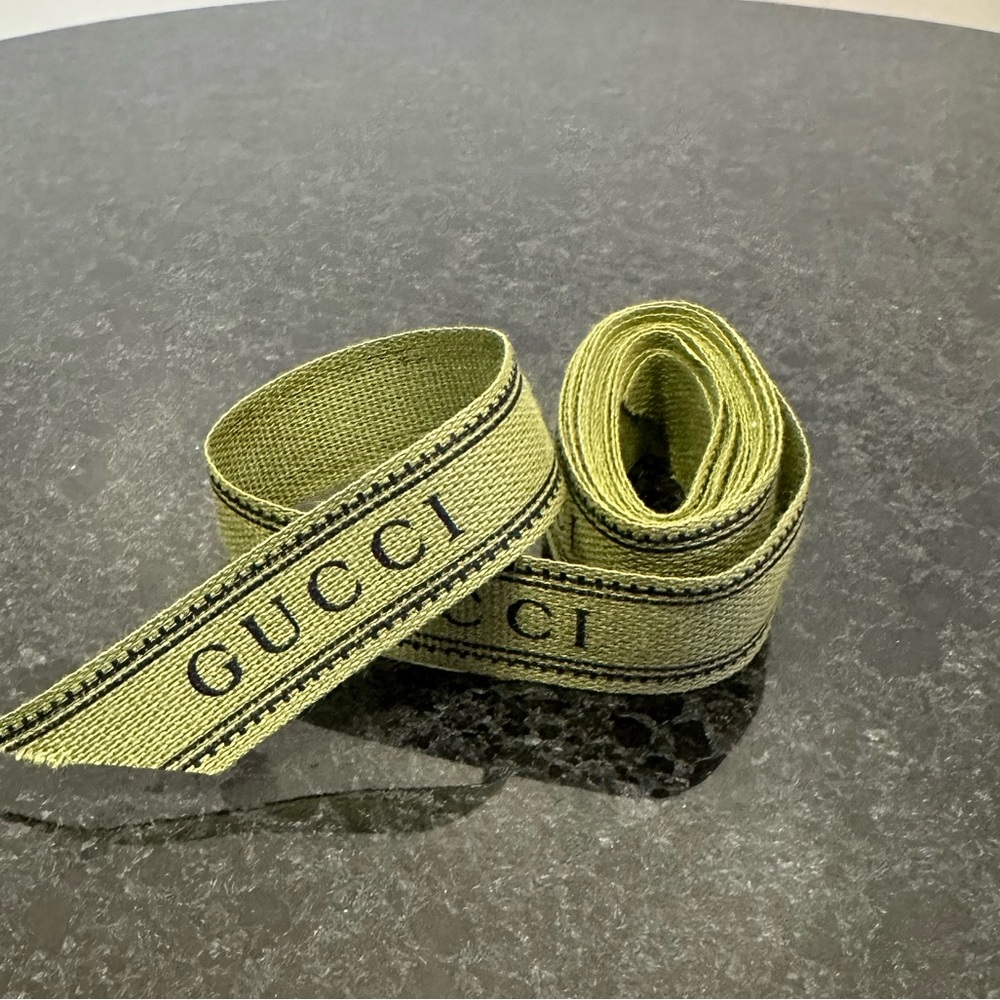 Gucci green ribbon